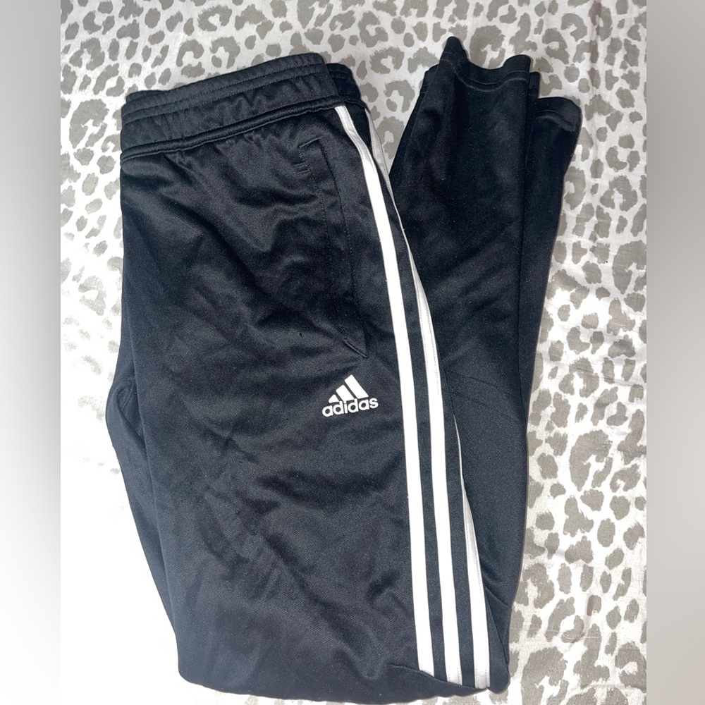 adidas joggers Medium